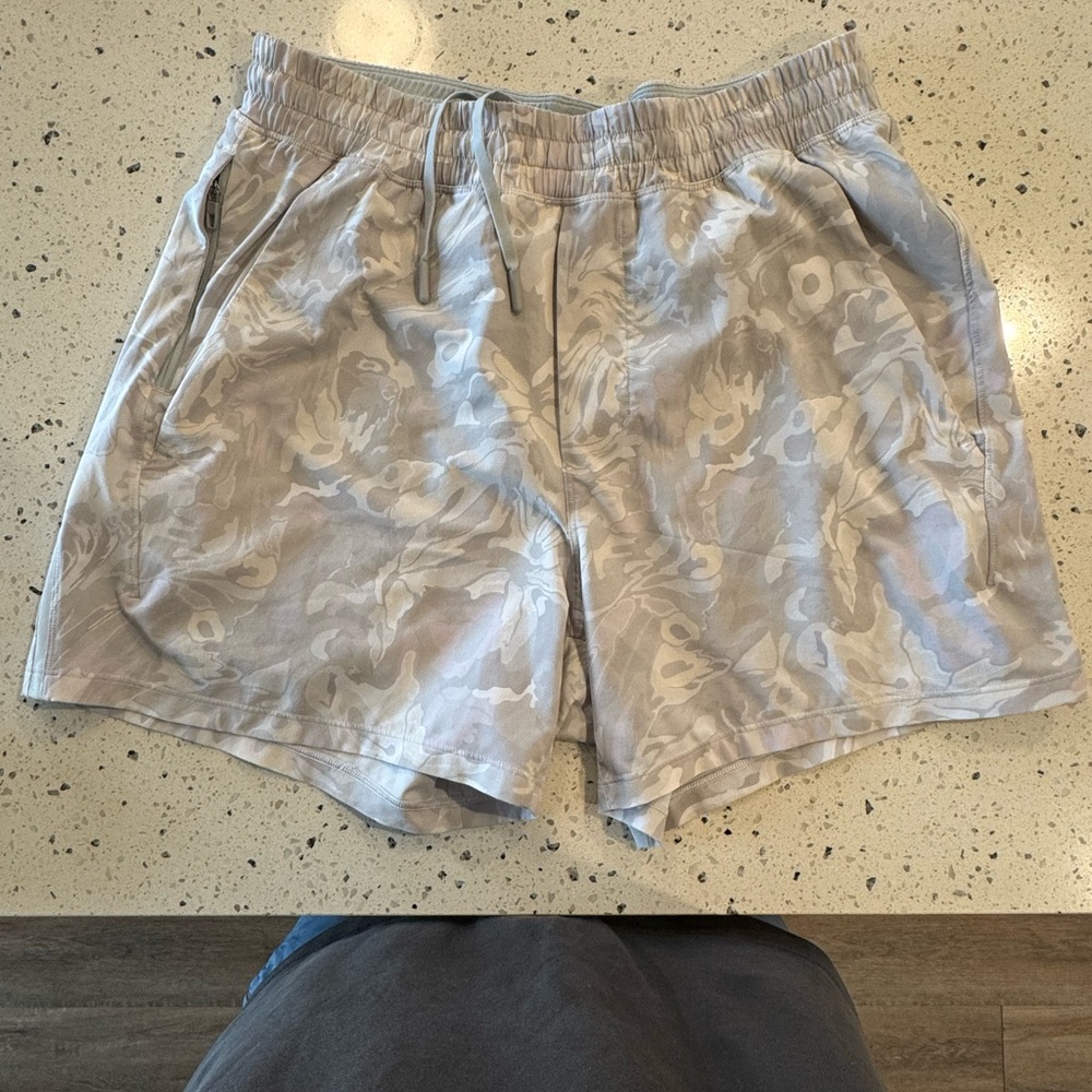 lululemon athletica Pacebreaker Linerless 5” - Flowet Meld White Multi